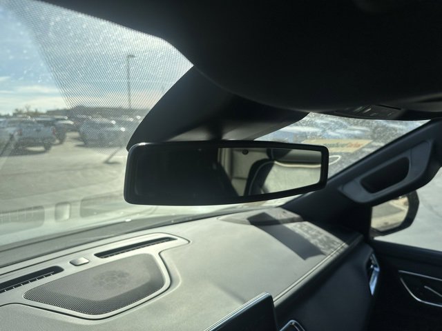 Used 2023 Chevrolet Suburban Premier image 16