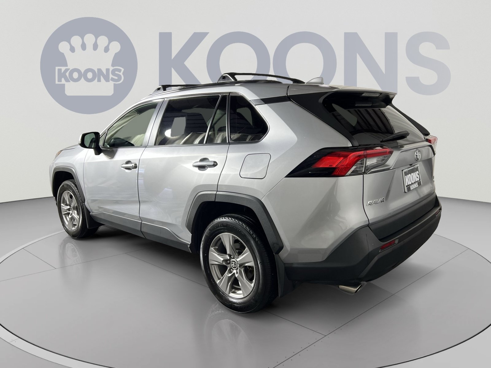 Used 2025 Toyota RAV4 XLE AWD/4WD image 4