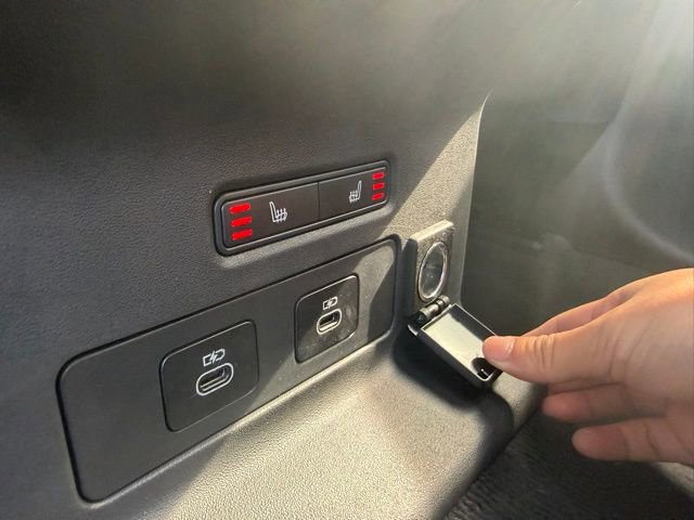 Used 2025 Land Rover Range Rover Velar Dynamic SE image 55