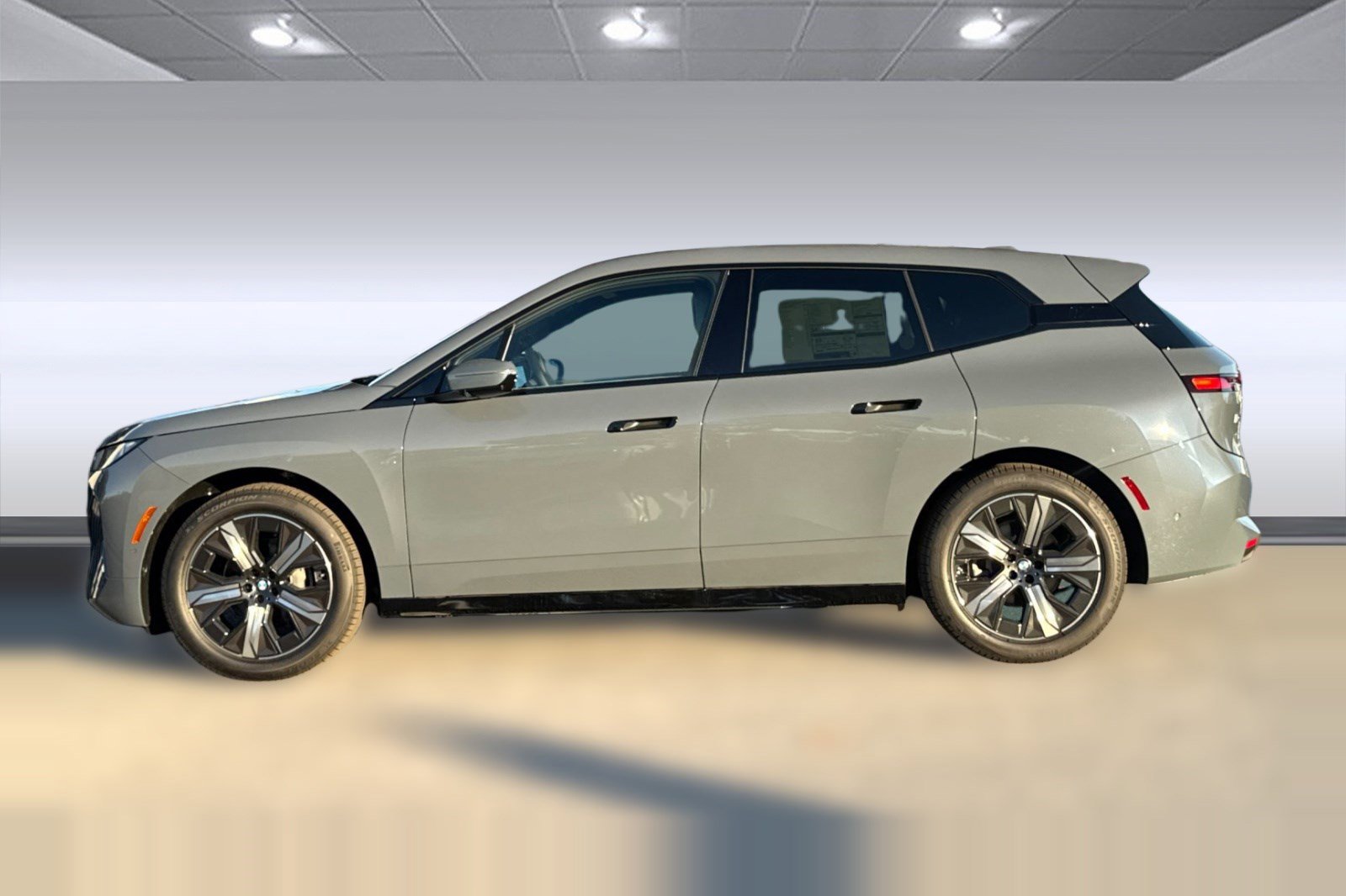 Used 2026 BMW iX xDrive45 AWD/4WD image 2