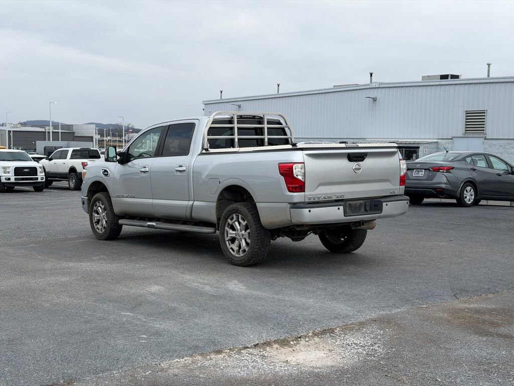 Used 2016 Nissan Titan SV image 9