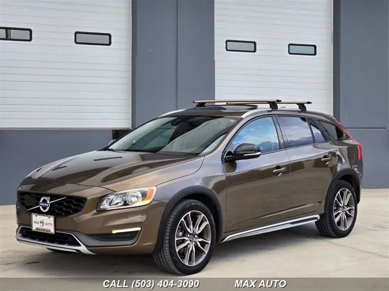 Used 2016 Volvo V60 T5 Cross Country w/ Convenience Package image 4