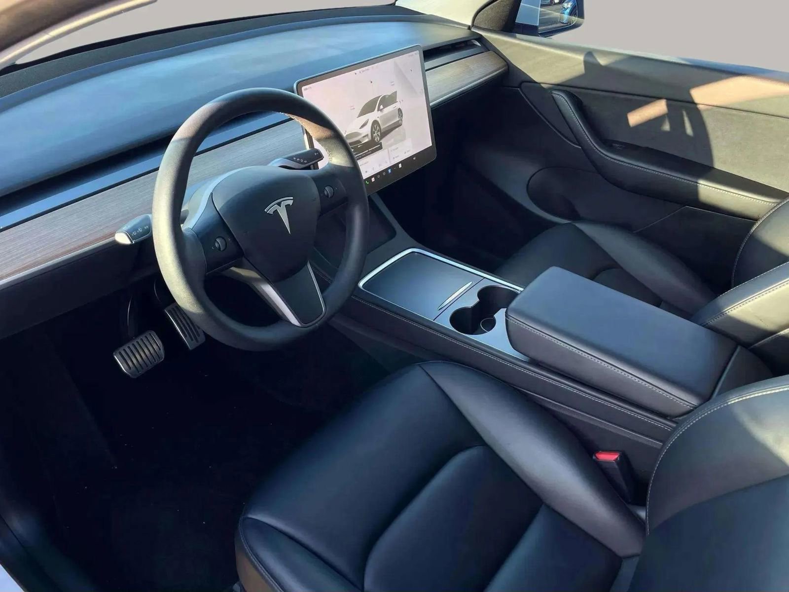 Used 2022 Tesla Model Y Long Range image 7