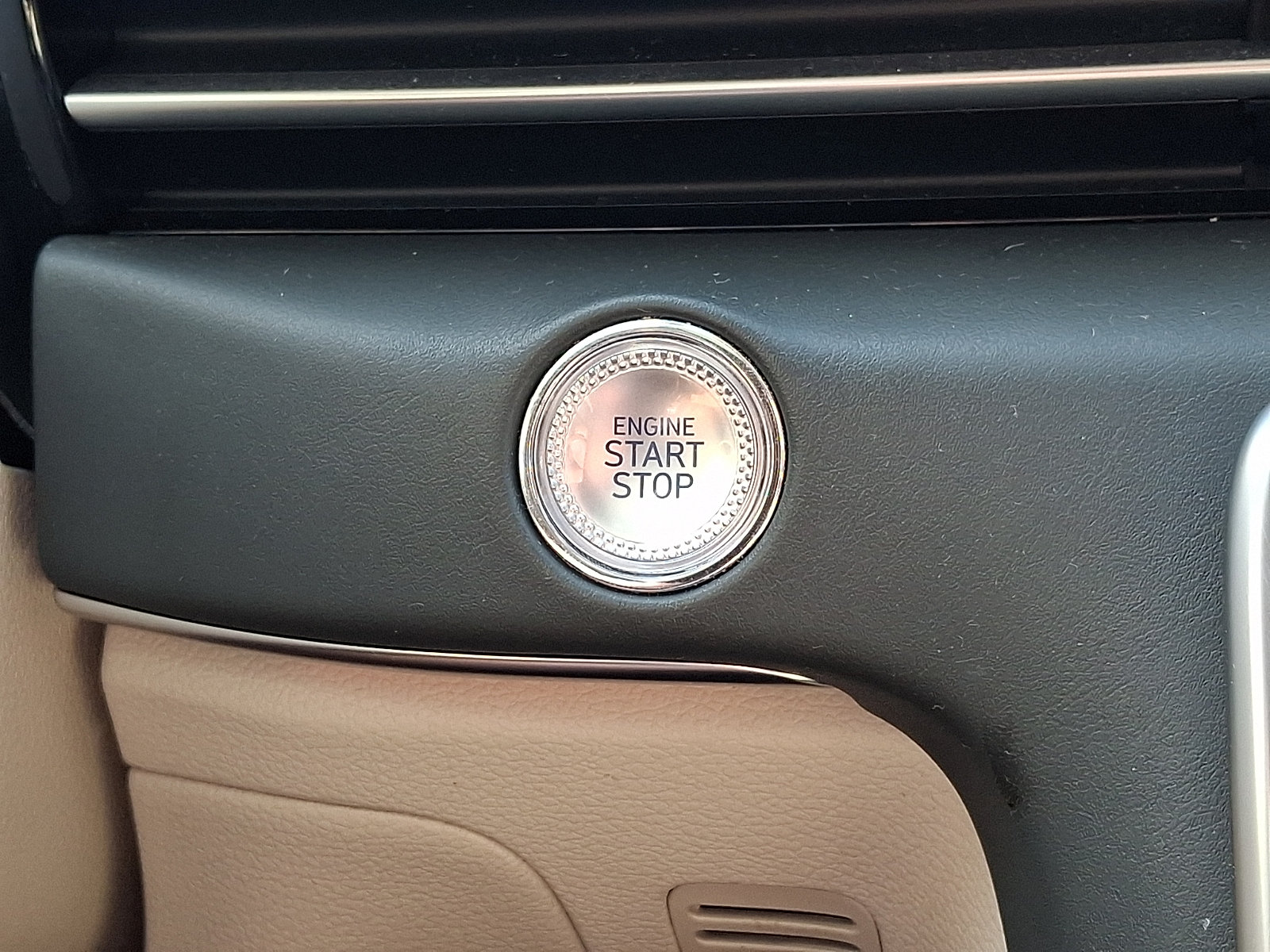 Certified 2025 Genesis GV80 3.5T e-SC AWD/4WD image 24