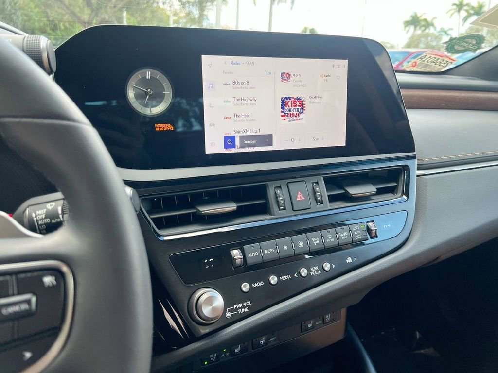 Certified 2024 Lexus ES 350 w/ Premium Package image 15