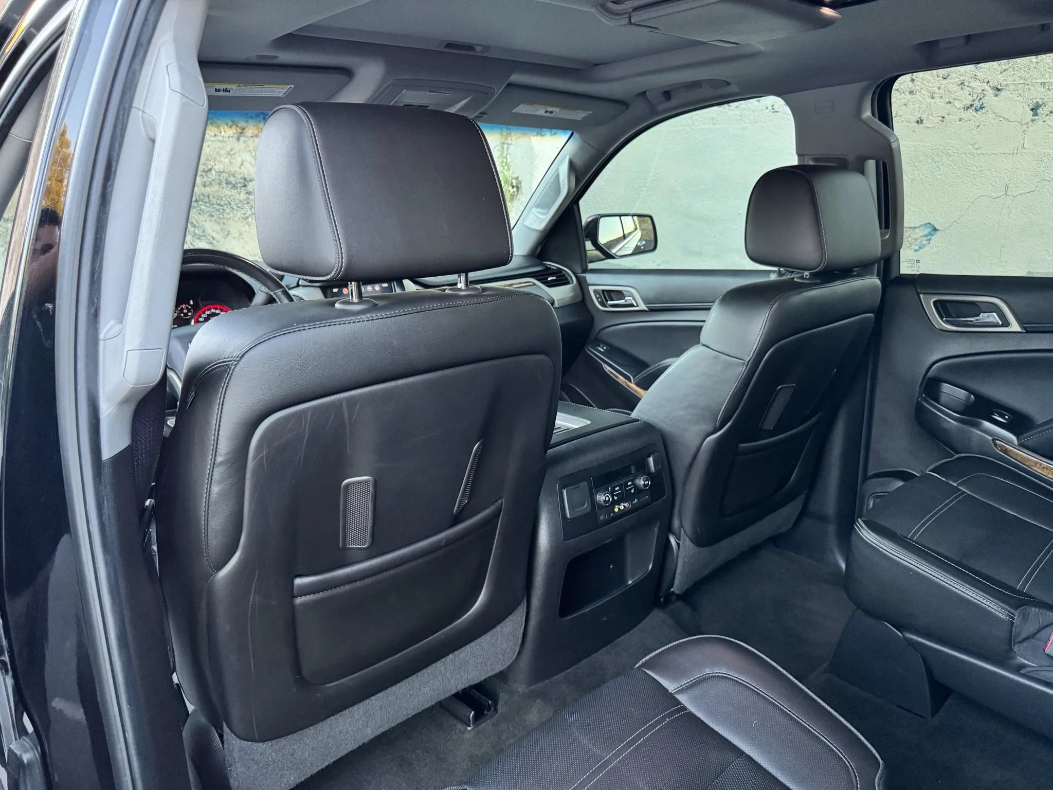 Used 2016 GMC Yukon Denali w/ Open Road Package RWD image 23