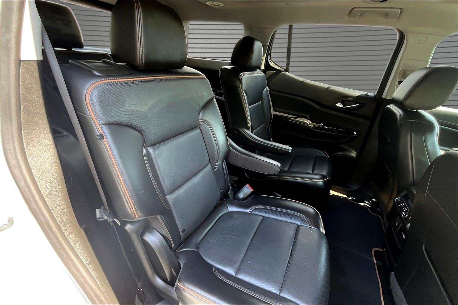 Used 2022 GMC Acadia AT4 w/ Technology Package AWD/4WD image 16