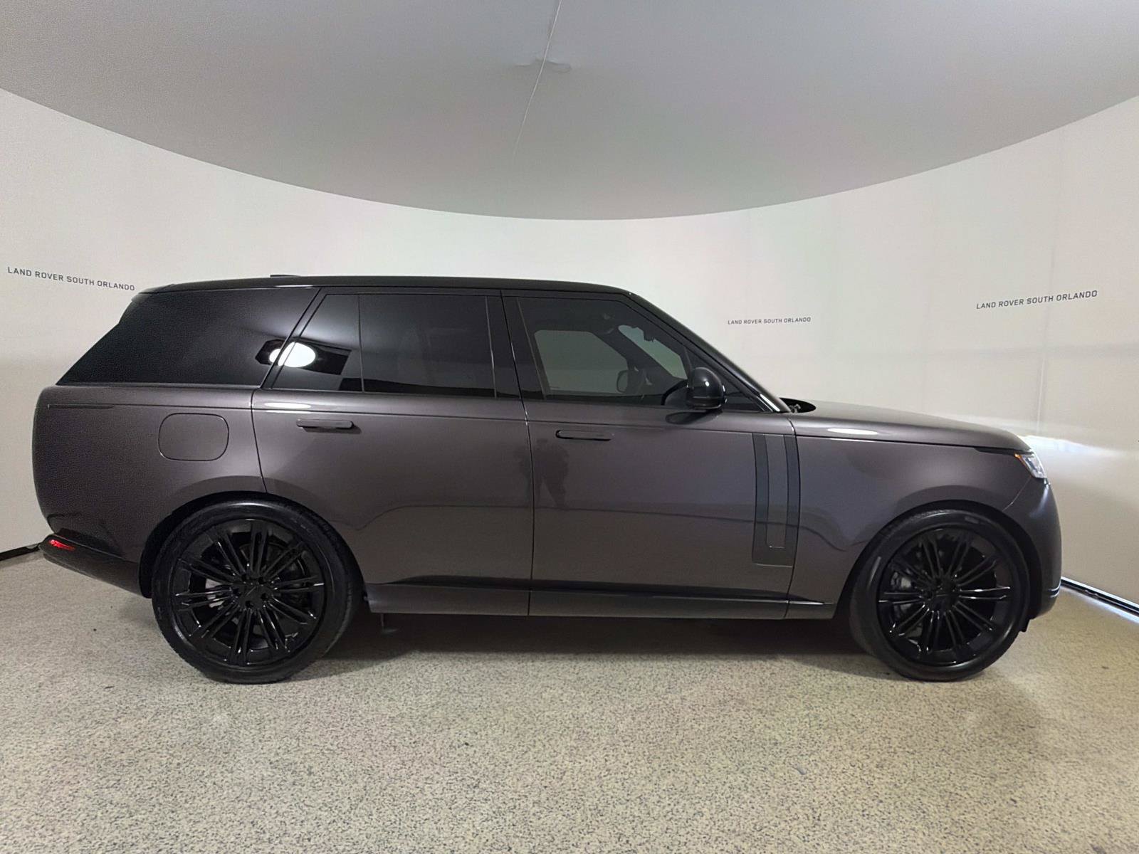 New 2026 Land Rover Range Rover SE AWD/4WD image 6