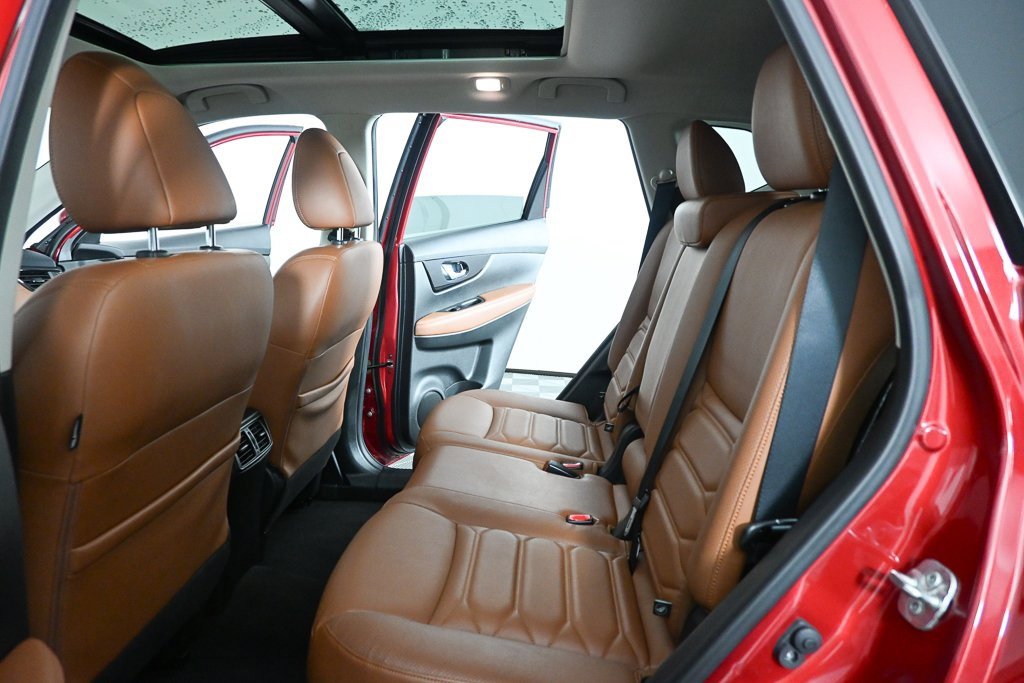 Used 2017 Nissan Rogue SL w/ SL Premium Package image 18