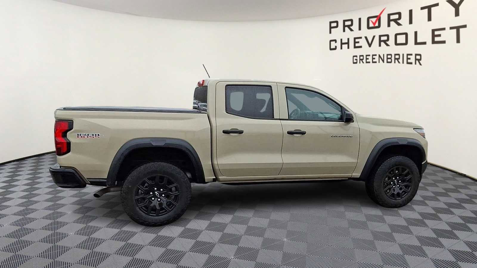 Used 2024 Chevrolet Colorado Trail Boss image 9