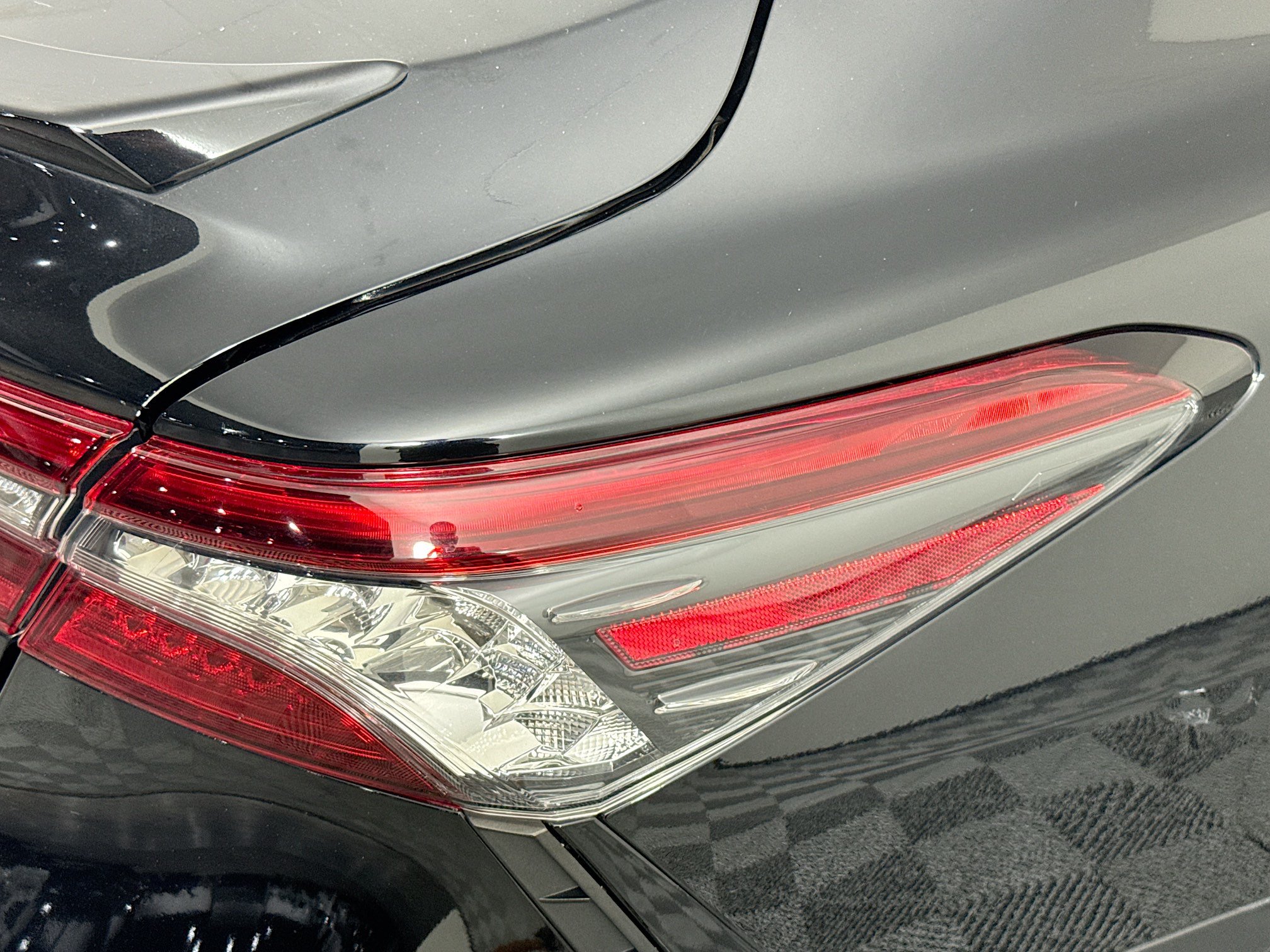 Used 2023 Toyota Camry XSE FWD image 32