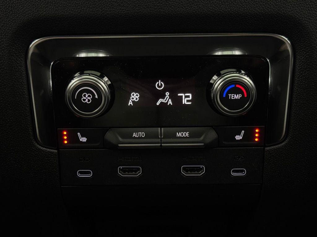 New 2026 GMC Yukon XL Denali w/ Denali Reserve Package image 9