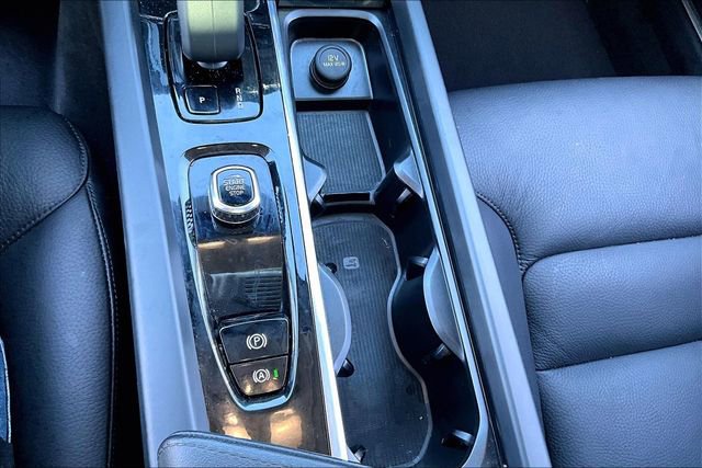 Used 2025 Volvo V60 B5 Cross Country Plus image 15