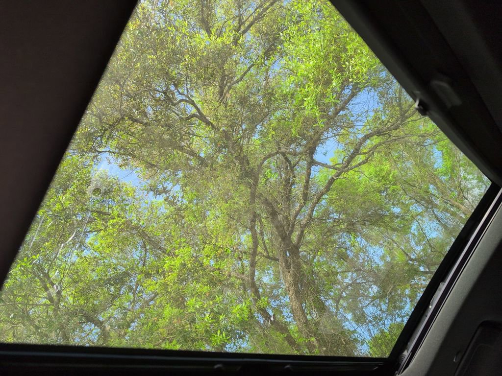 Used 2023 Chevrolet Traverse High Country image 17