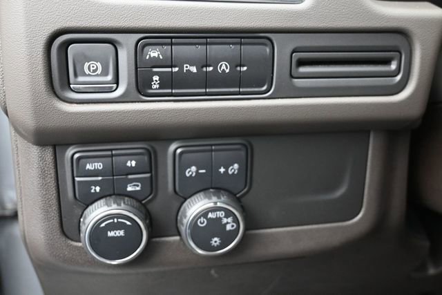 Used 2024 Chevrolet Tahoe LT AWD/4WD image 41