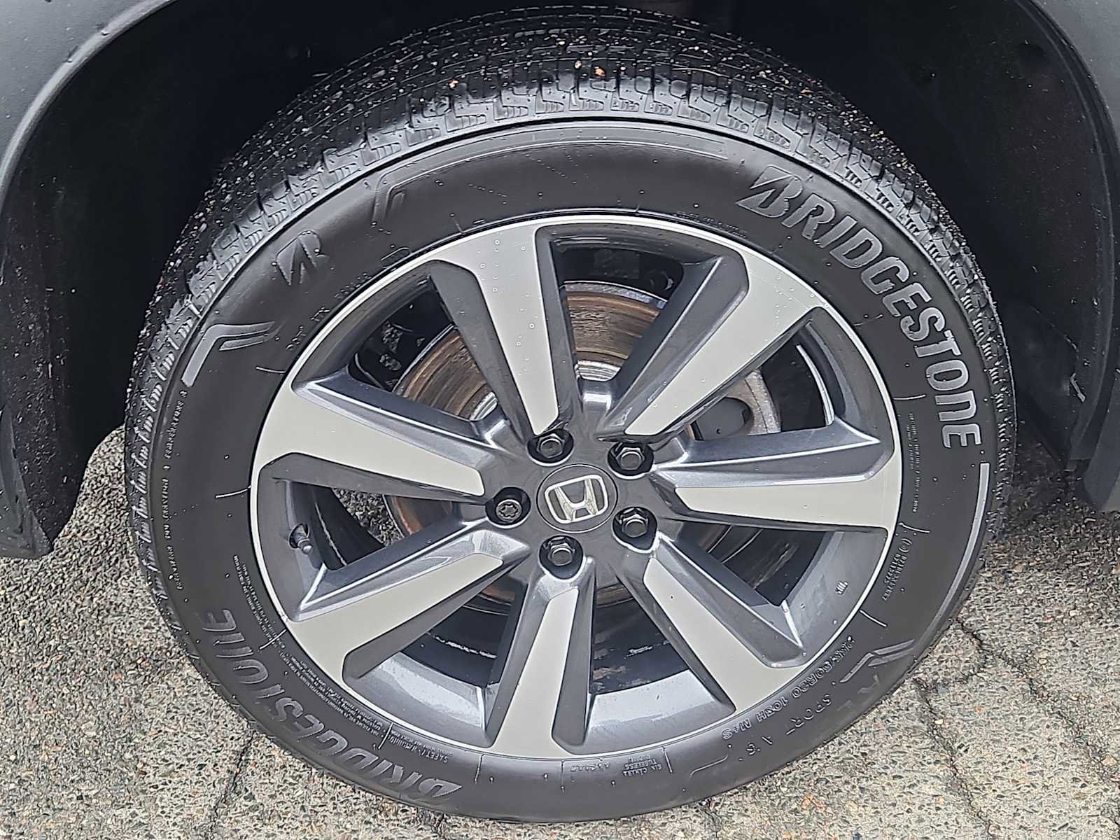 Used 2023 Honda Pilot Touring image 9