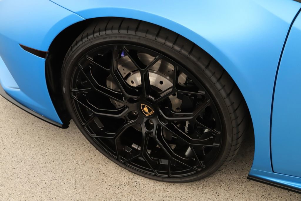 Used 2022 Lamborghini Huracan EVO image 38