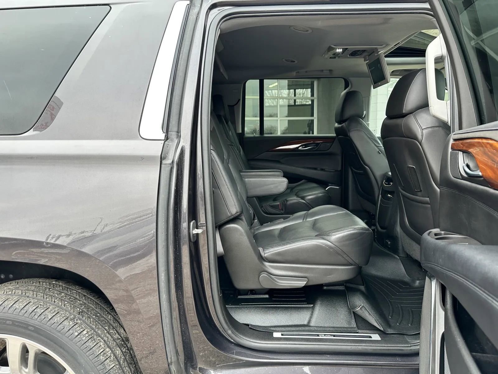 Used 2016 Cadillac Escalade ESV Premium AWD/4WD image 19