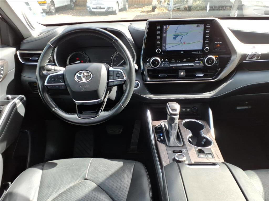 Used 2021 Toyota Highlander Limited AWD/4WD image 13
