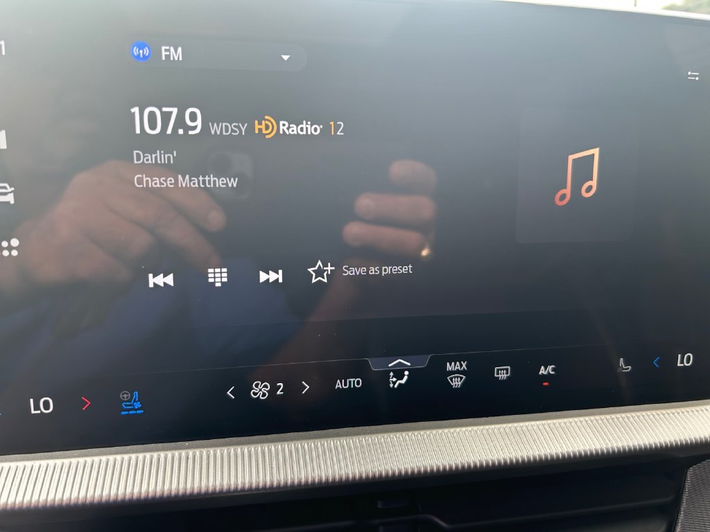 Used 2025 Ford Explorer ST AWD/4WD image 19