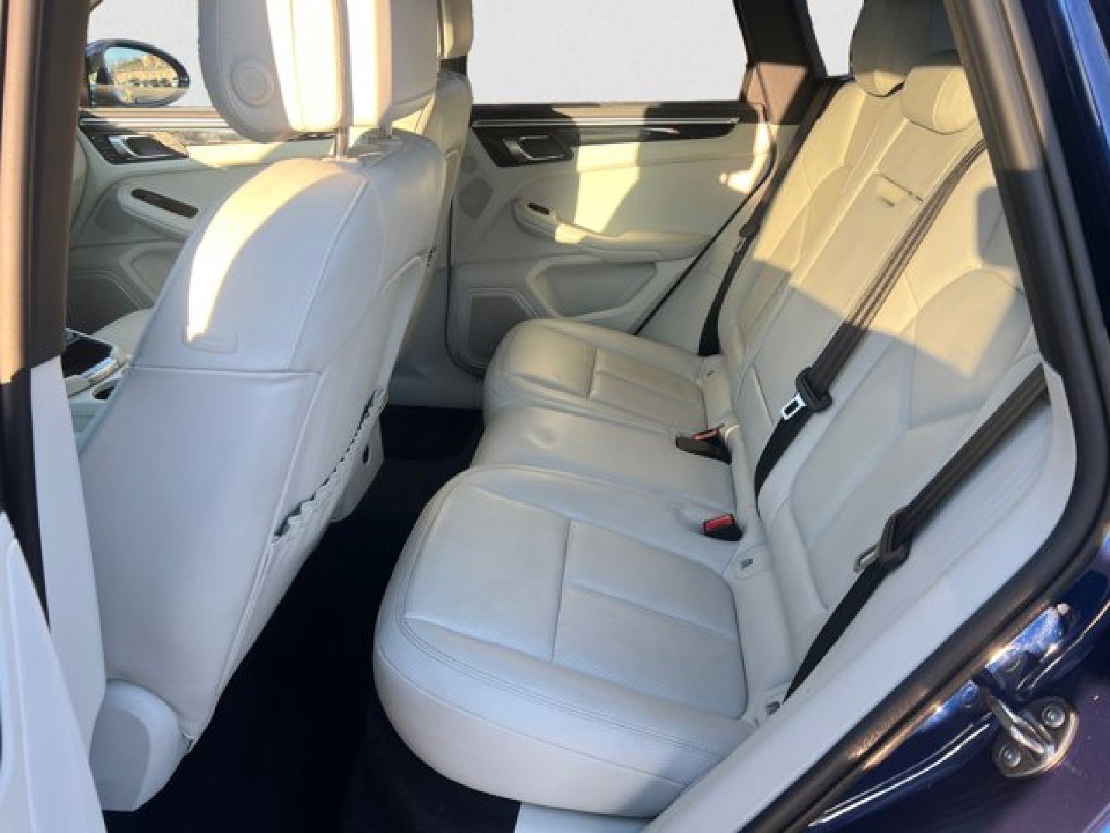 Used 2023 Porsche Macan image 18