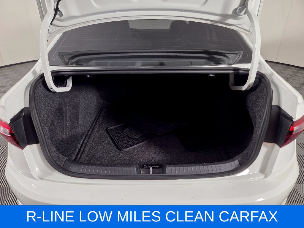 Used 2021 Volkswagen Jetta R-Line w/ R-Line Cold Weather Package FWD image 27