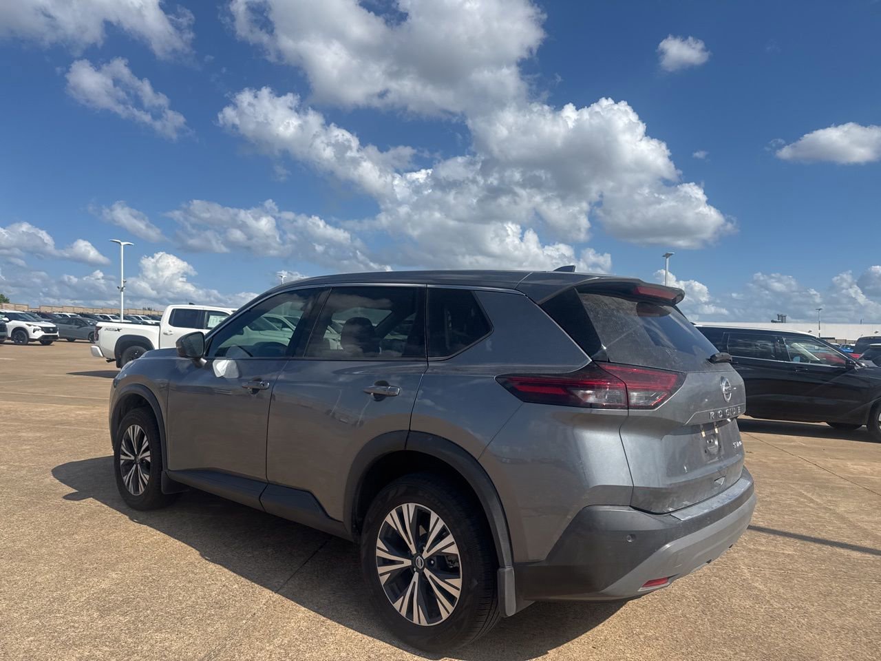 Certified 2021 Nissan Rogue SV image 18