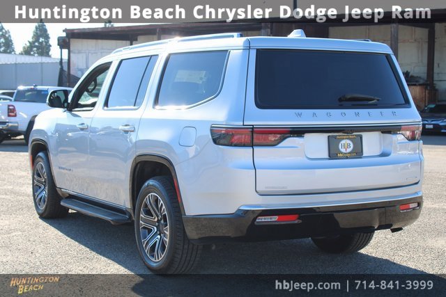 Used 2022 Jeep Wagoneer Series III image 3