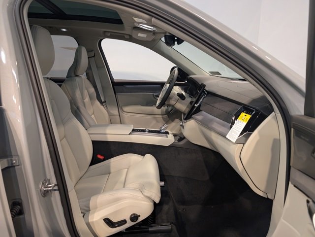 New 2026 Volvo XC90 B6 Ultra image 32