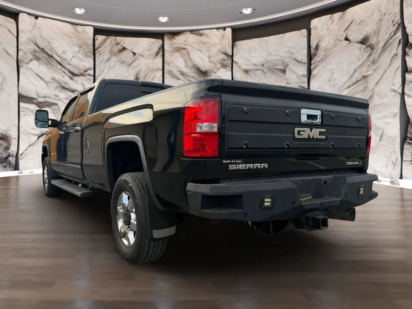 Used 2018 GMC Sierra 3500 Denali w/ Duramax Plus Package AWD/4WD image 8