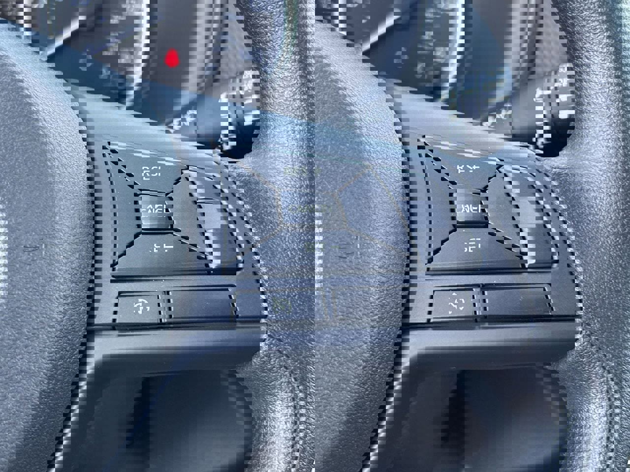 New 2025 Nissan Kicks Play S image 32