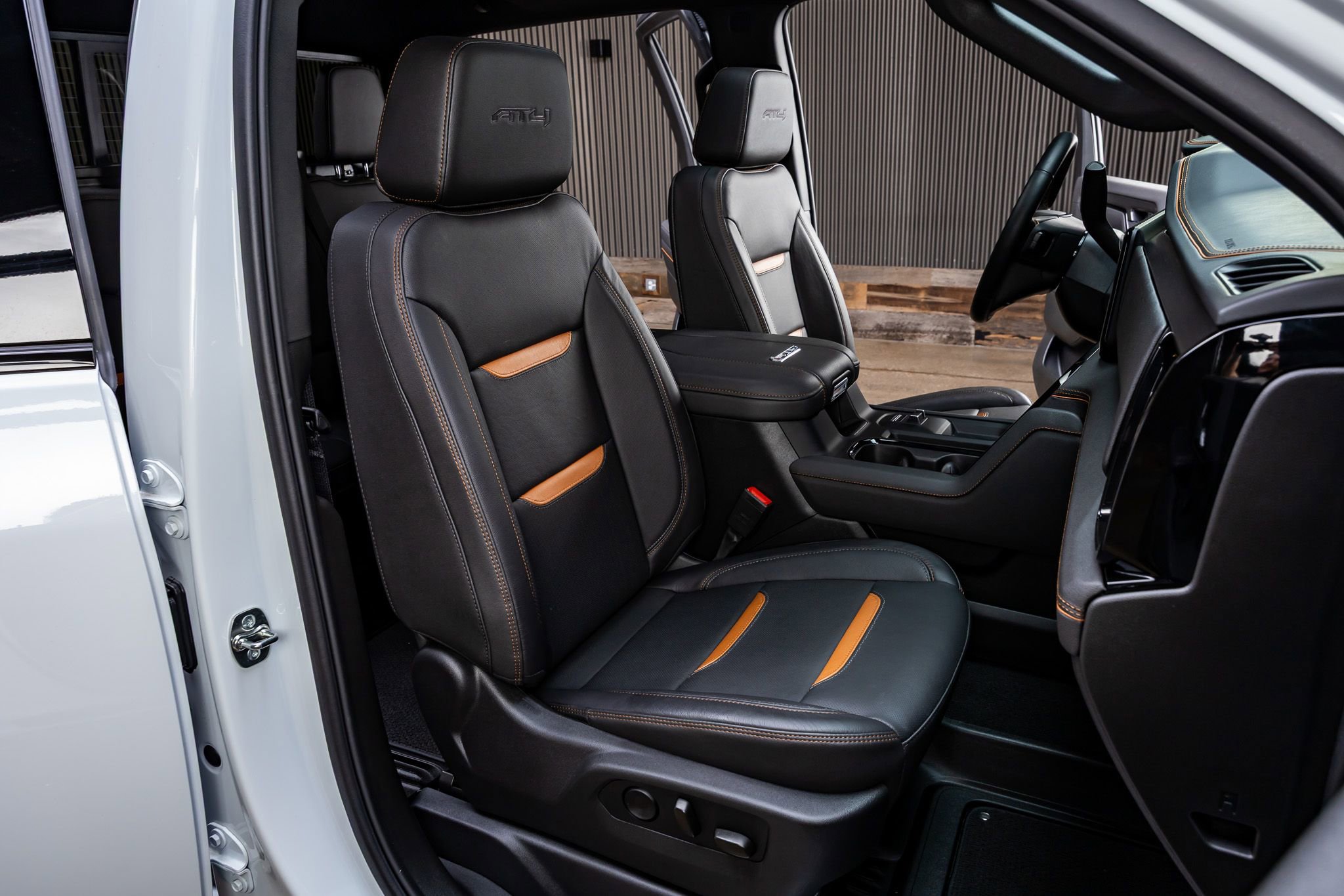 Used 2025 GMC Sierra 2500 AT4 w/ AT4 Premium Plus Package image 31