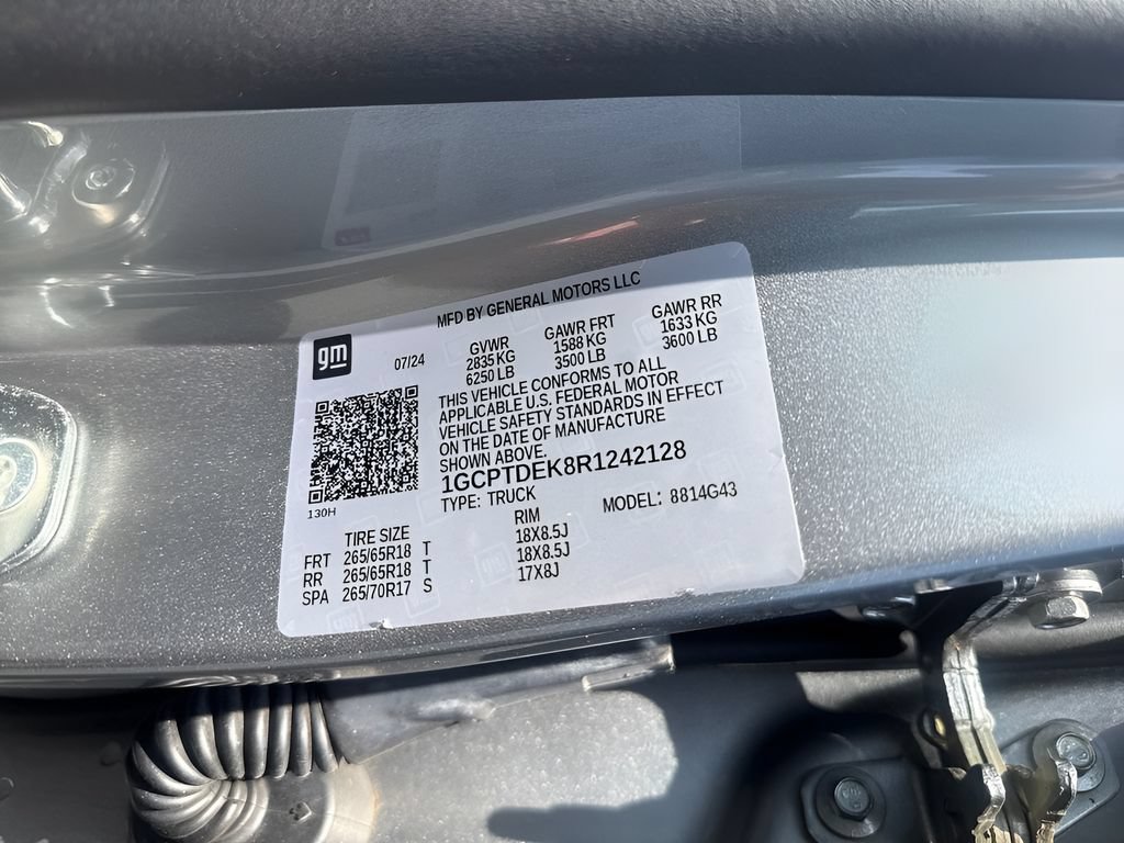 Used 2024 Chevrolet Colorado Z71 w/ Safety Package AWD/4WD image 5