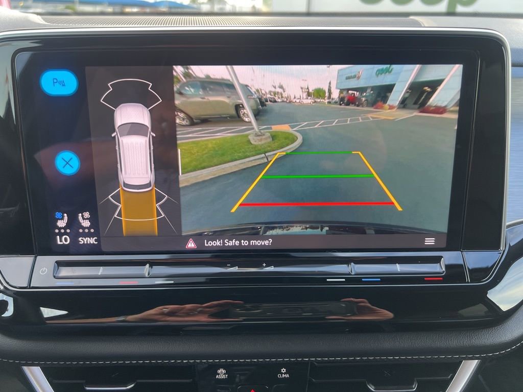 Used 2025 Volkswagen Atlas Cross Sport SE image 70