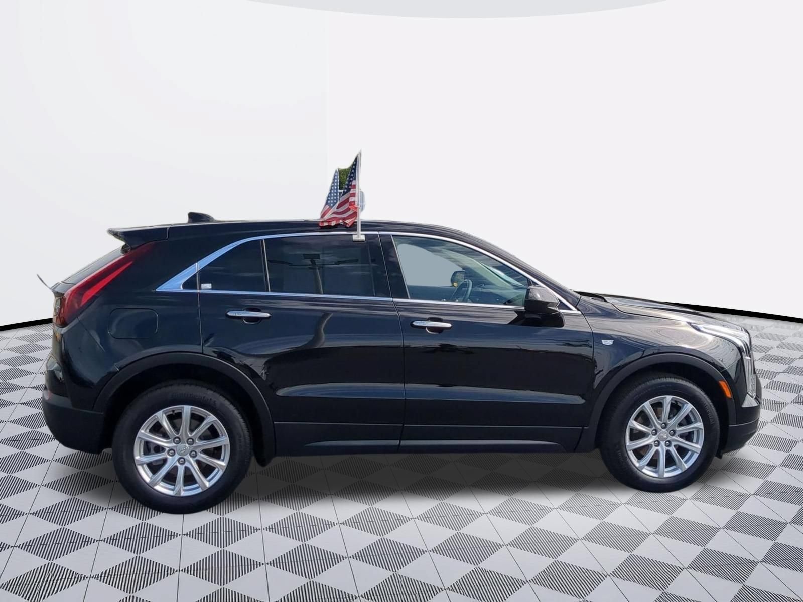 Certified 2023 Cadillac XT4 Luxury w/ Cold Weather Package FWD image 8
