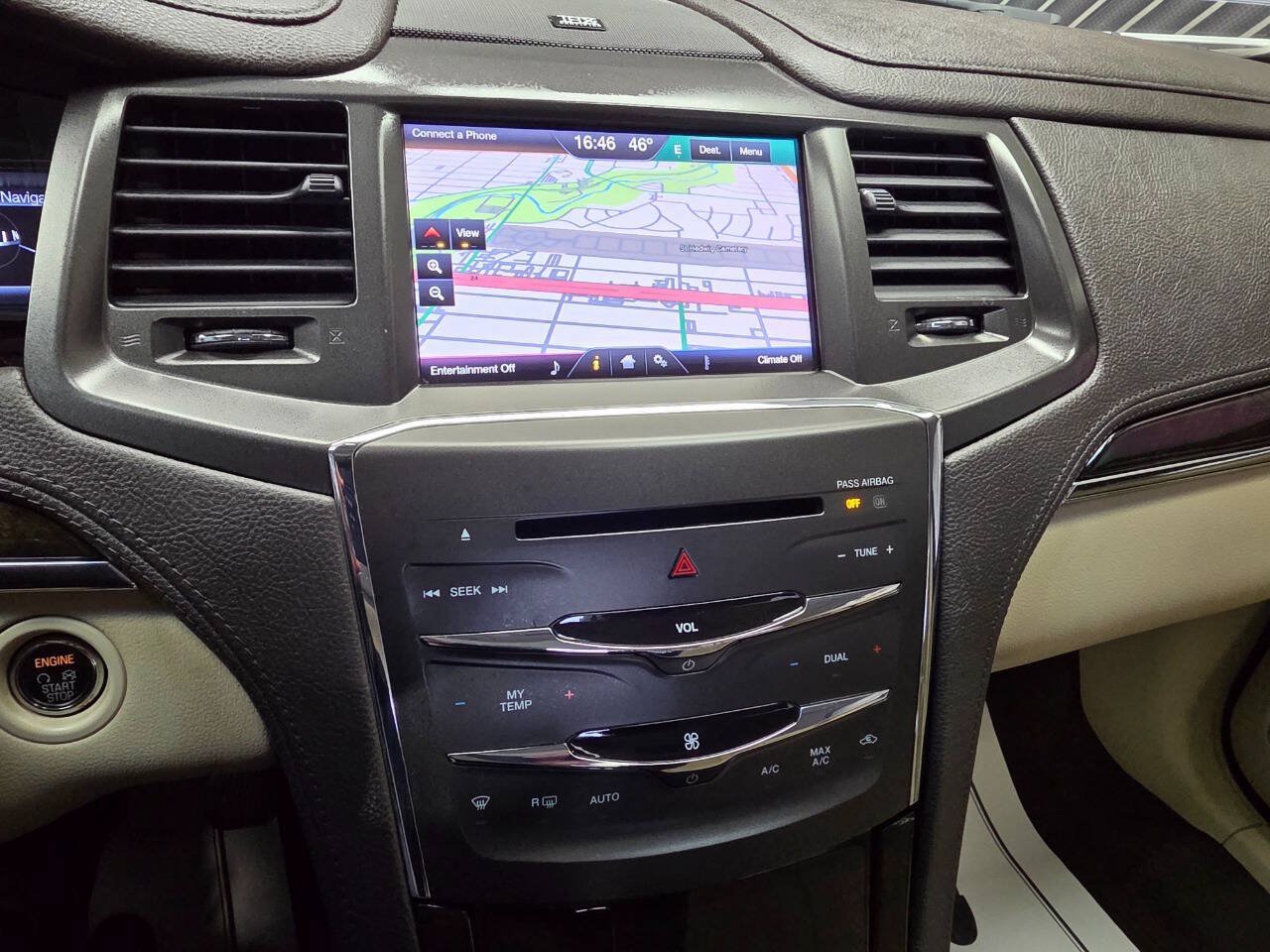 Used 2014 Lincoln MKS AWD w/ Equipment Group 201A image 25