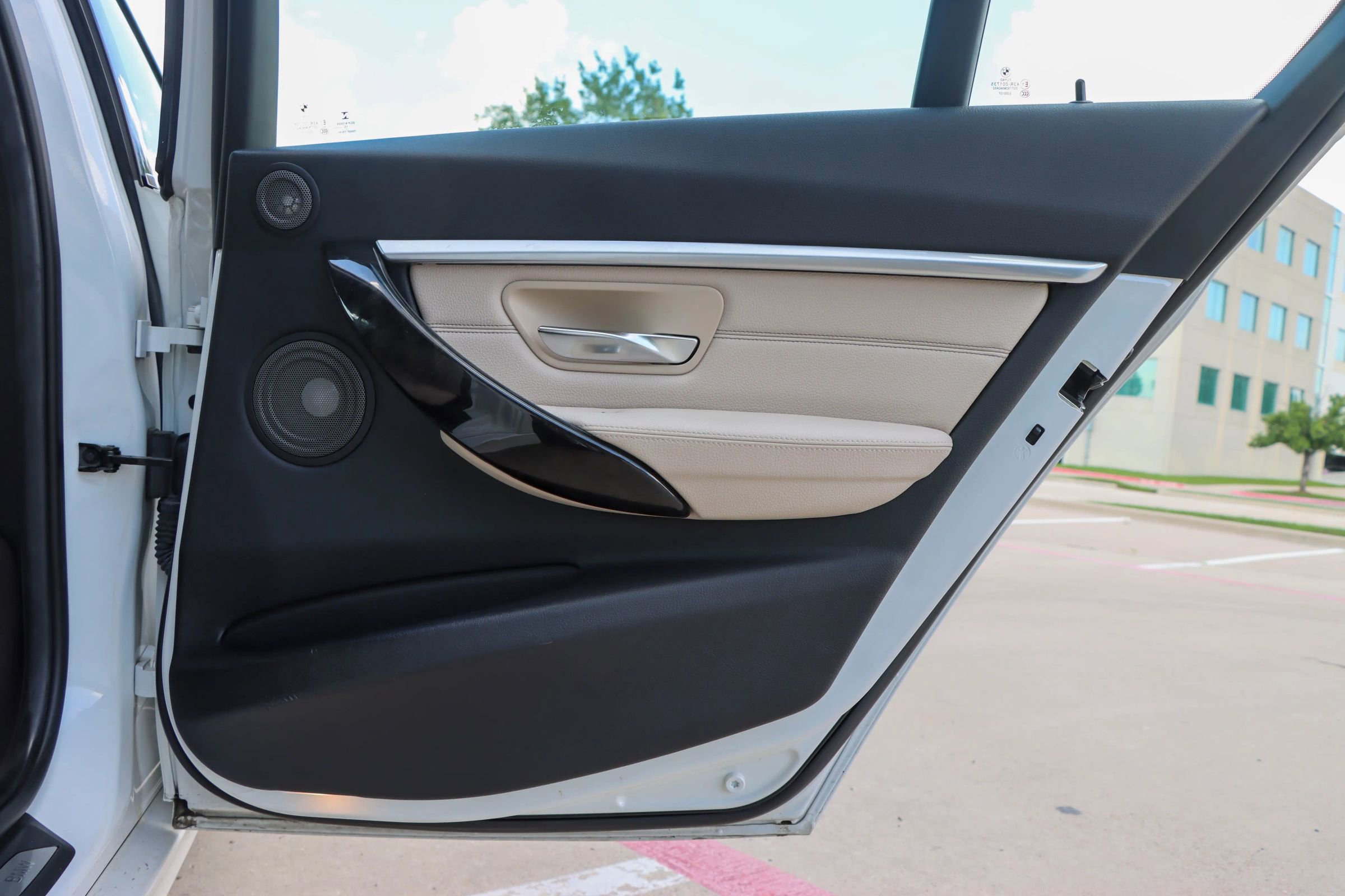 Used 2016 BMW 328i Sedan RWD image 11