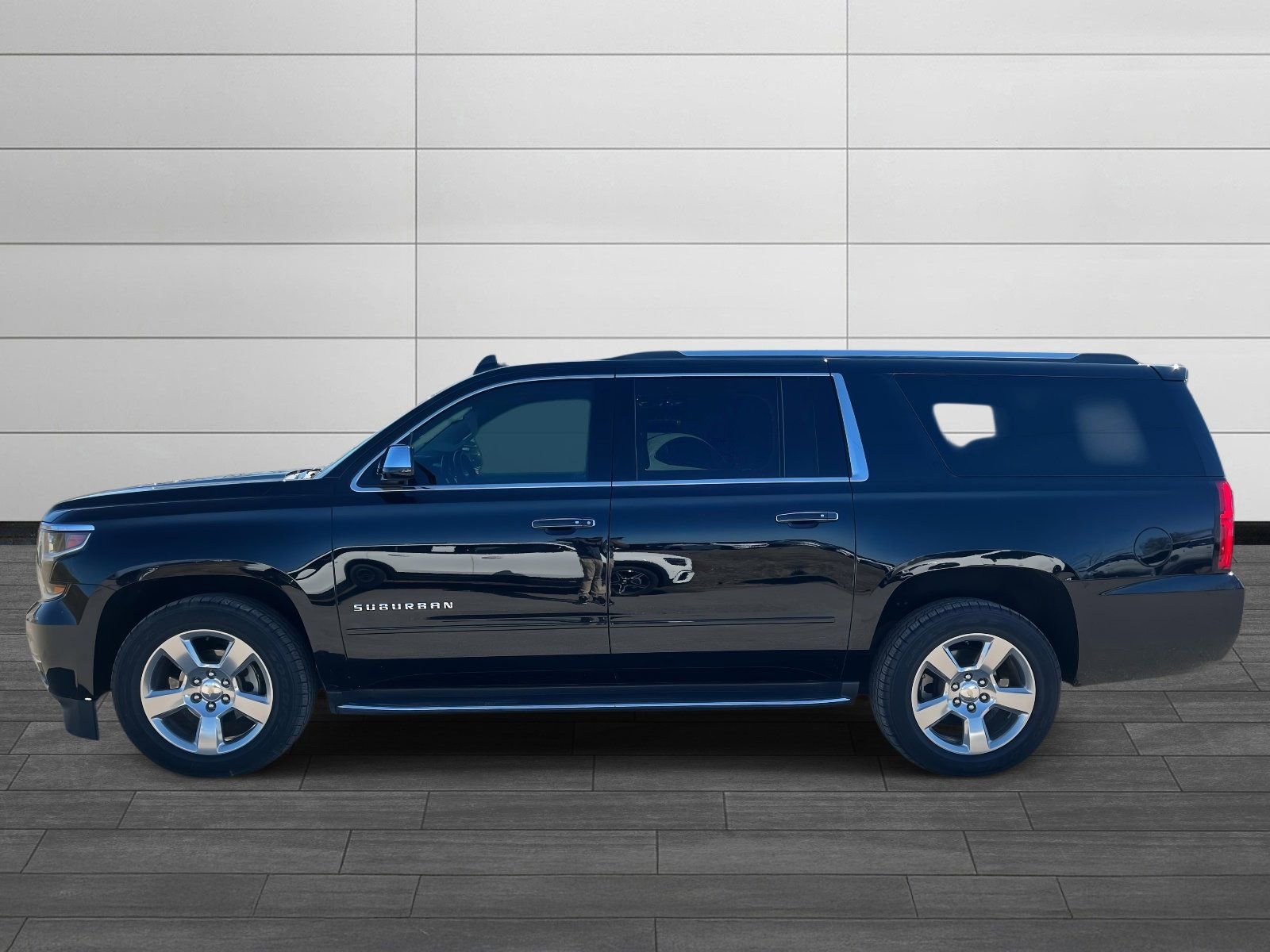 Used 2018 Chevrolet Suburban Premier image 5
