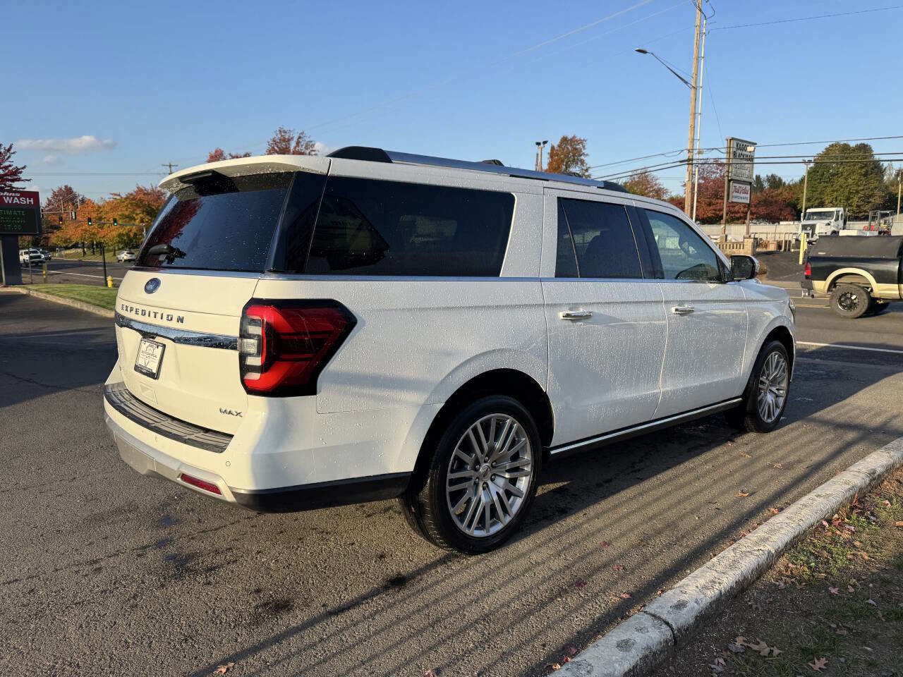 Used 2024 Ford Expedition Max Limited image 5