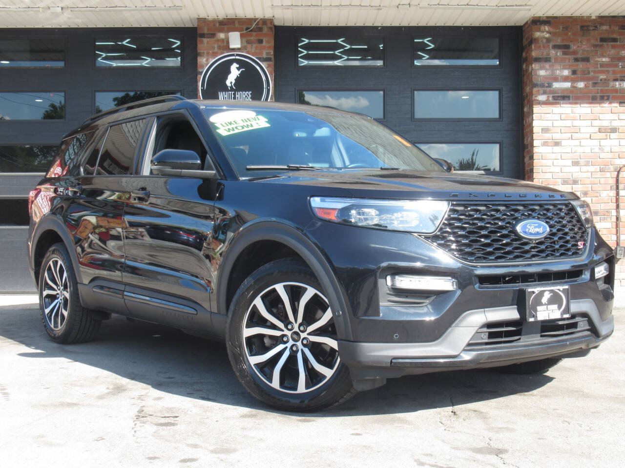 Used 2020 Ford Explorer ST w/ Premium Technology Package AWD/4WD image 2