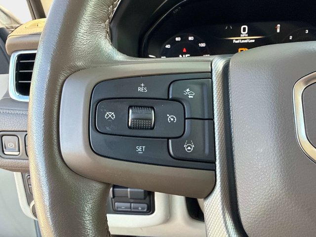 Used 2023 GMC Yukon XL Denali w/ Advanced Technology Package AWD/4WD image 30