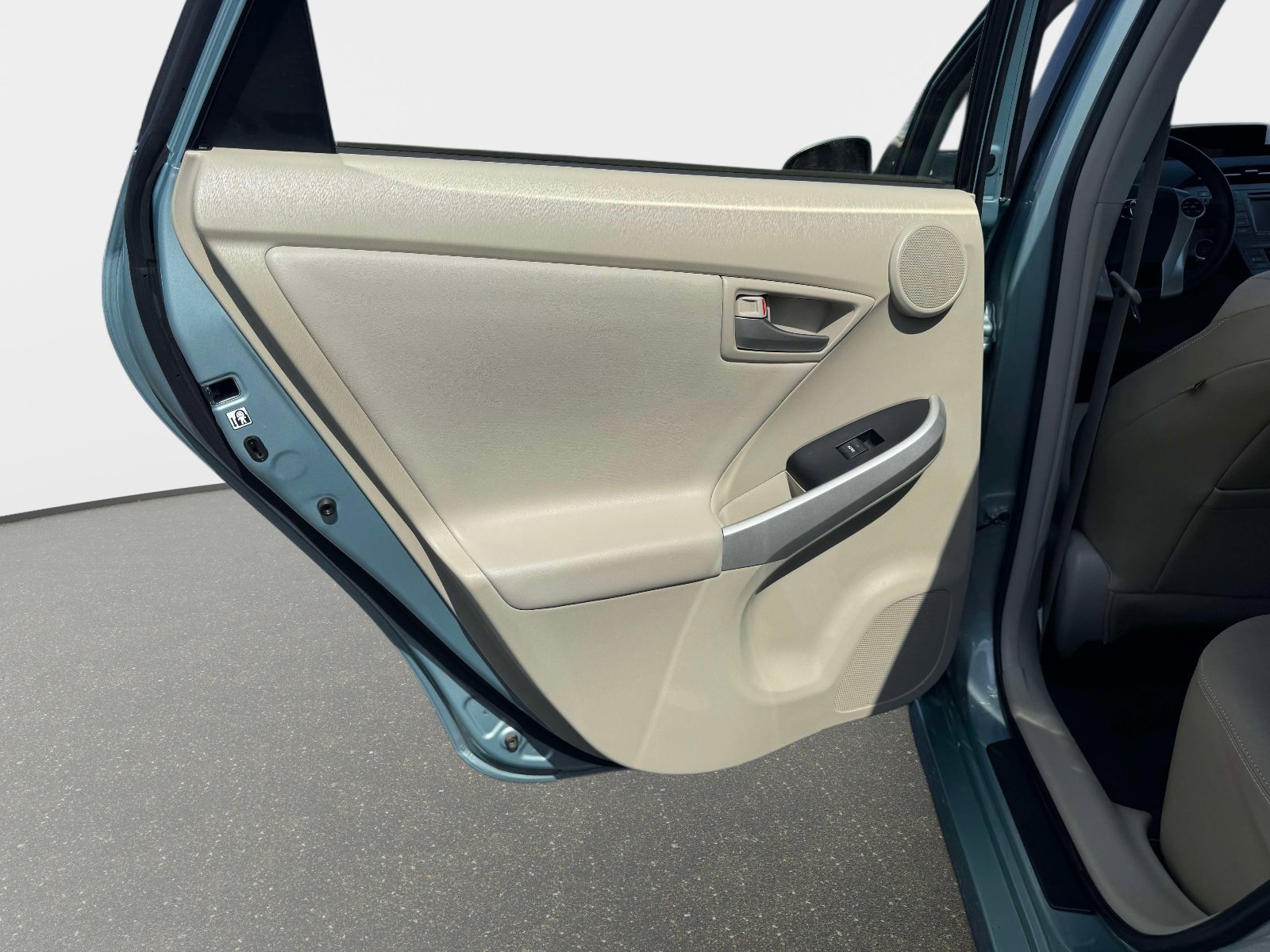 Used 2015 Toyota Prius Four image 17