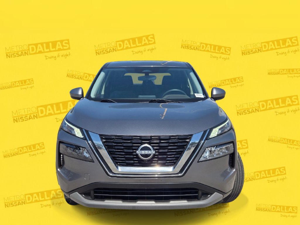 Certified 2023 Nissan Rogue SV FWD image 2