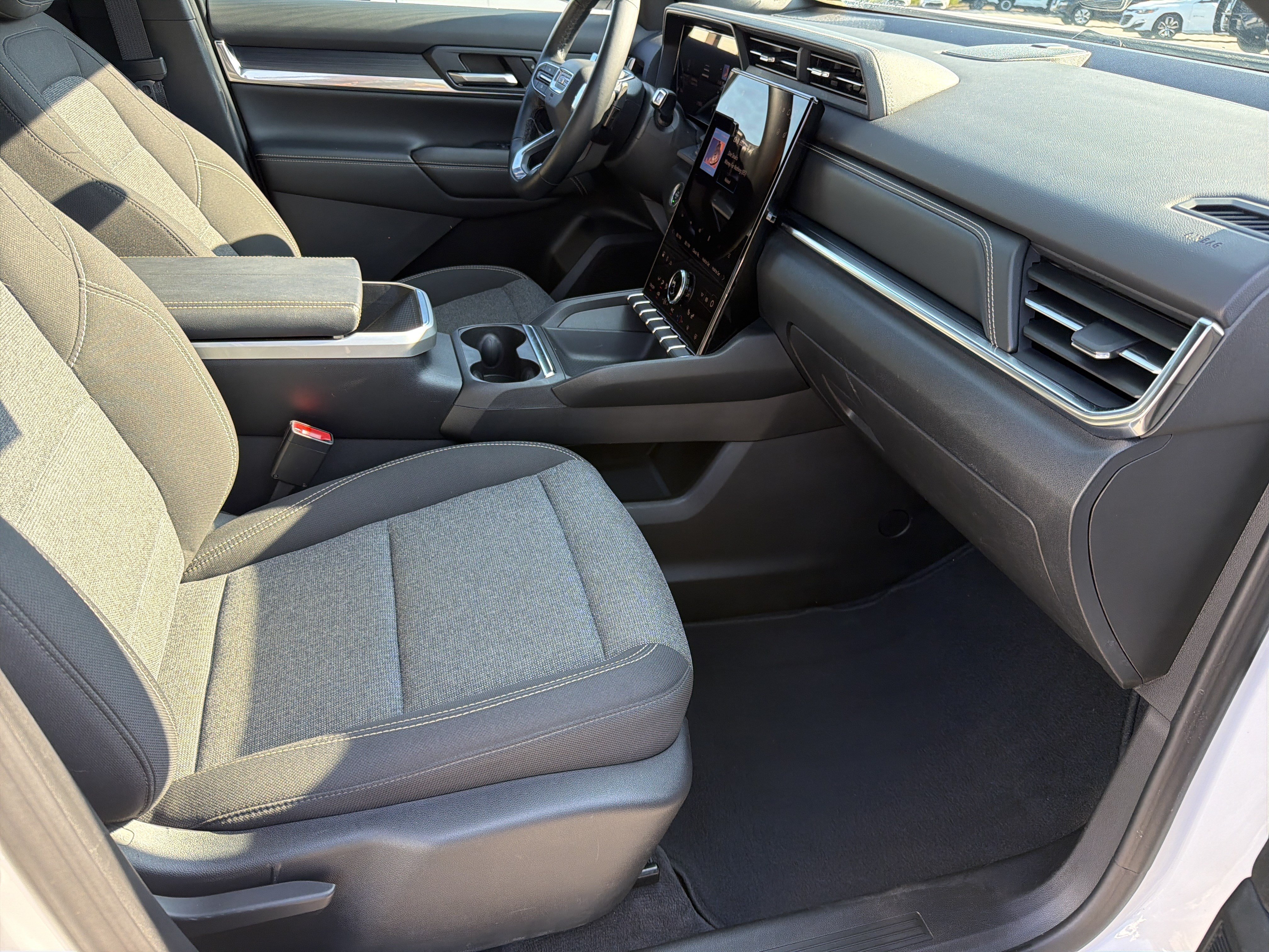 Used 2025 GMC Terrain Elevation FWD image 24