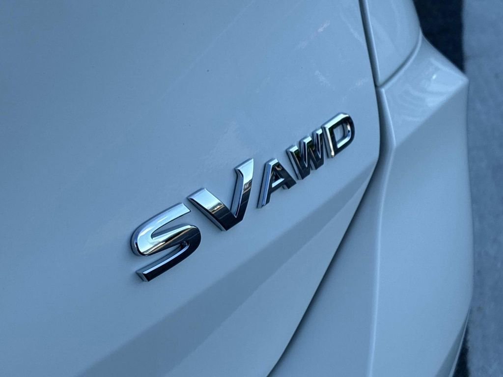 Used 2017 Nissan Rogue SV image 12