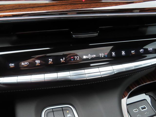 Used 2021 Cadillac Escalade Premium Luxury image 34