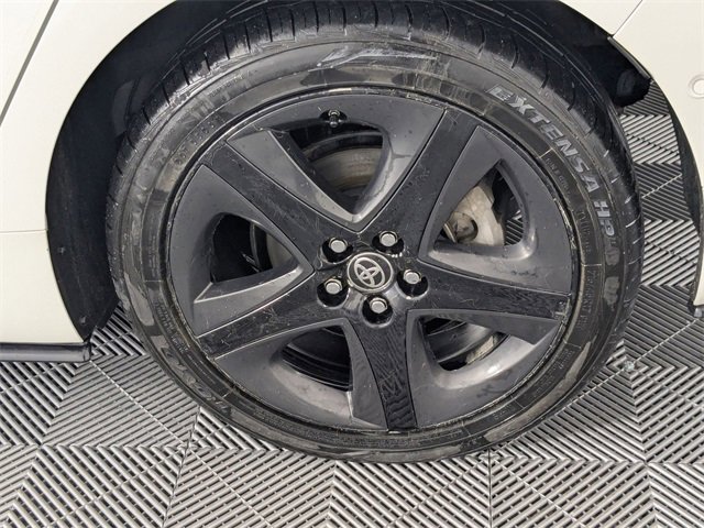 Used 2017 Toyota Prius Four image 8