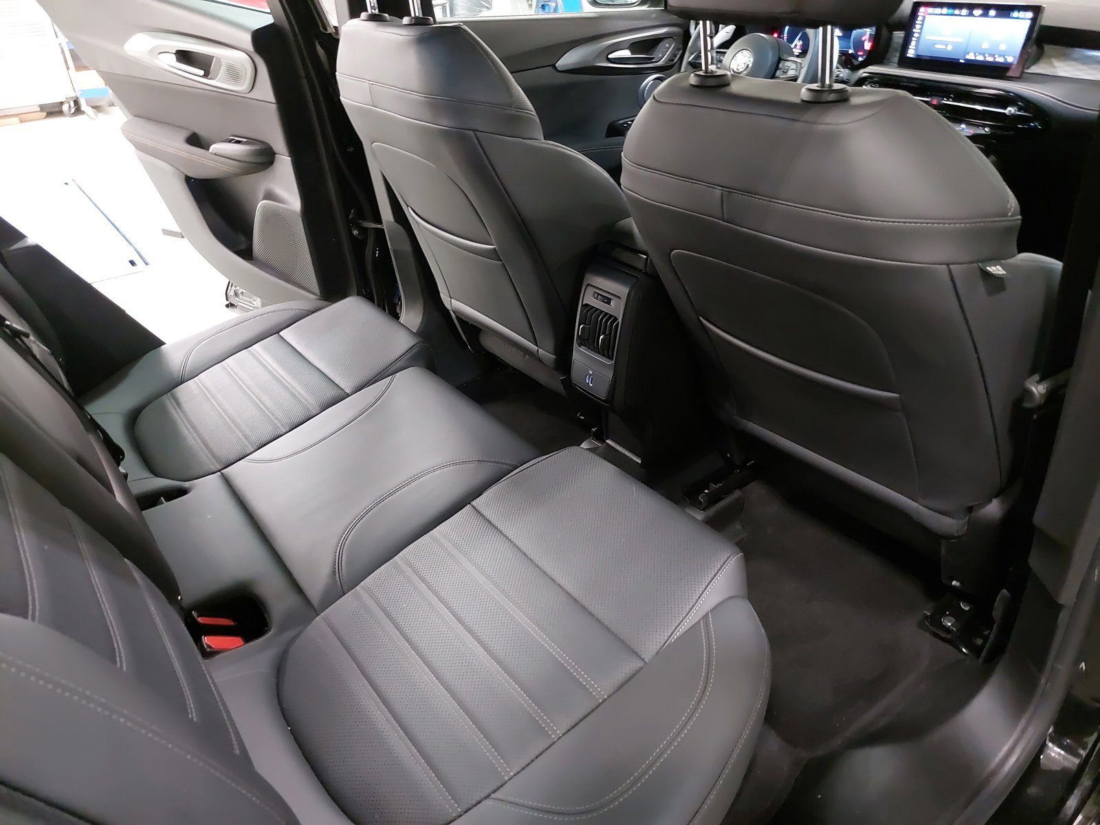 Used 2025 Alfa Romeo Tonale w/ Premium Package image 11