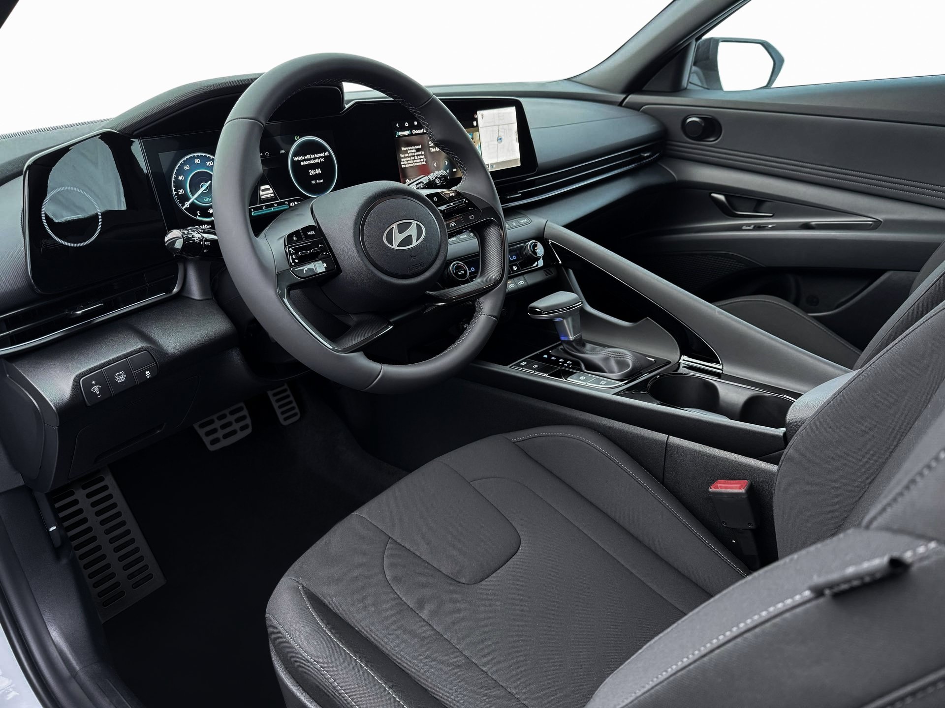Certified 2025 Hyundai Elantra SEL FWD image 14
