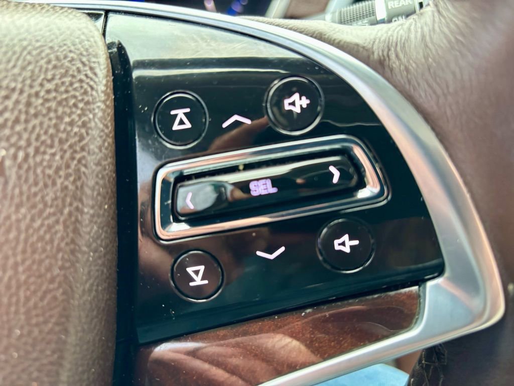 Used 2015 Cadillac SRX Premium image 15